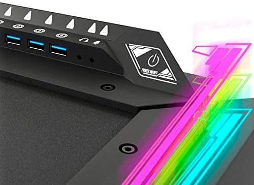 Newskill Fenrir cuenta con 4 puertos USB y conexiones de audio integradas gracias a su mini jack y iluminación RGB