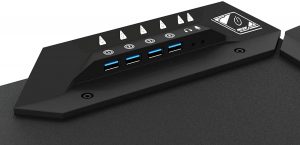 Newskill Fenrir cuenta con 4 puertos USB y conexiones de audio integradas gracias a su mini jack y iluminación RGB